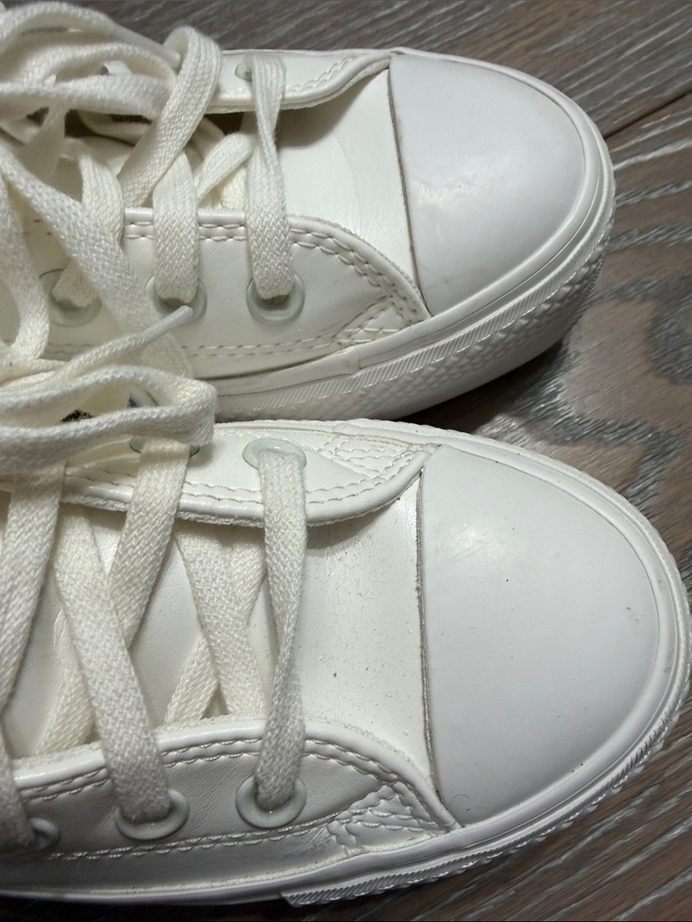 Converse Women's Low-Top leather Sneakers White women’s 7.5 - Picture 8 of 10